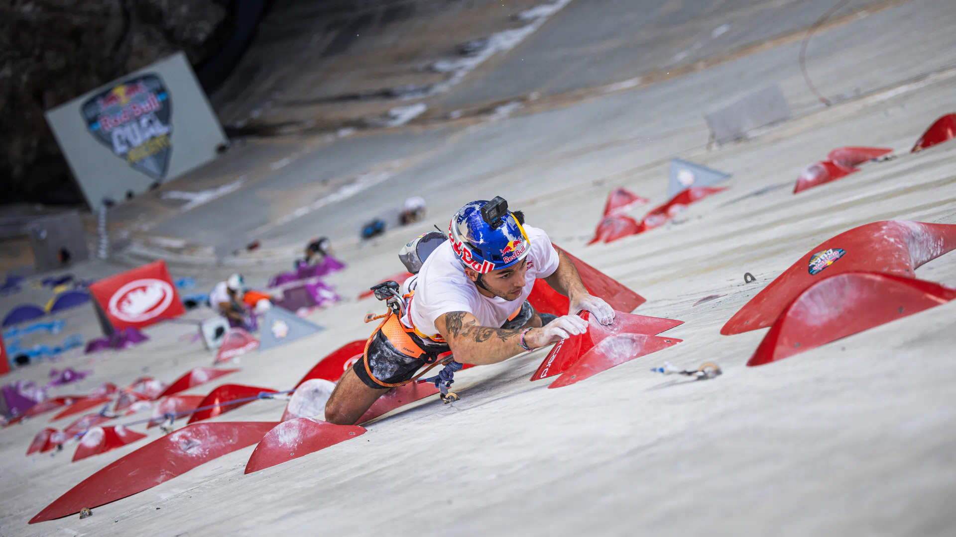 Alberto Ginés climbing at Red Bull Dual Ascent